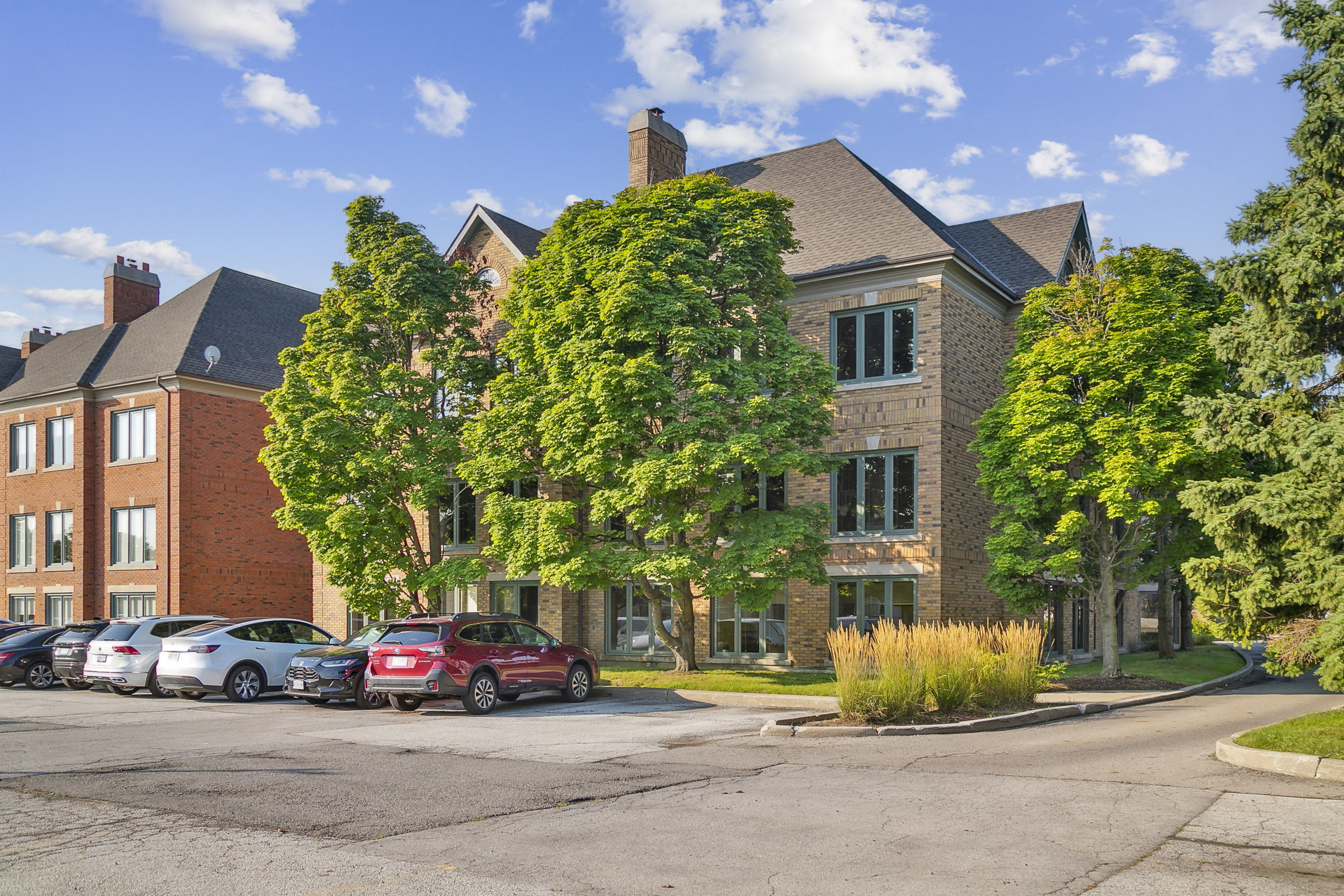 Office For Lease — 2914 South Sheridan Way Oakville, Ontario L6J