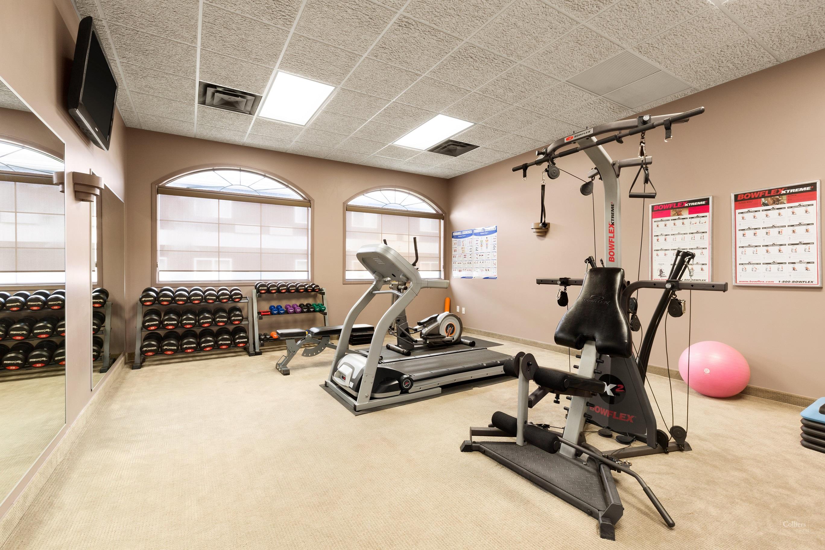 Hotel For Sale — 905 North Service Road East, Swift Current, SK