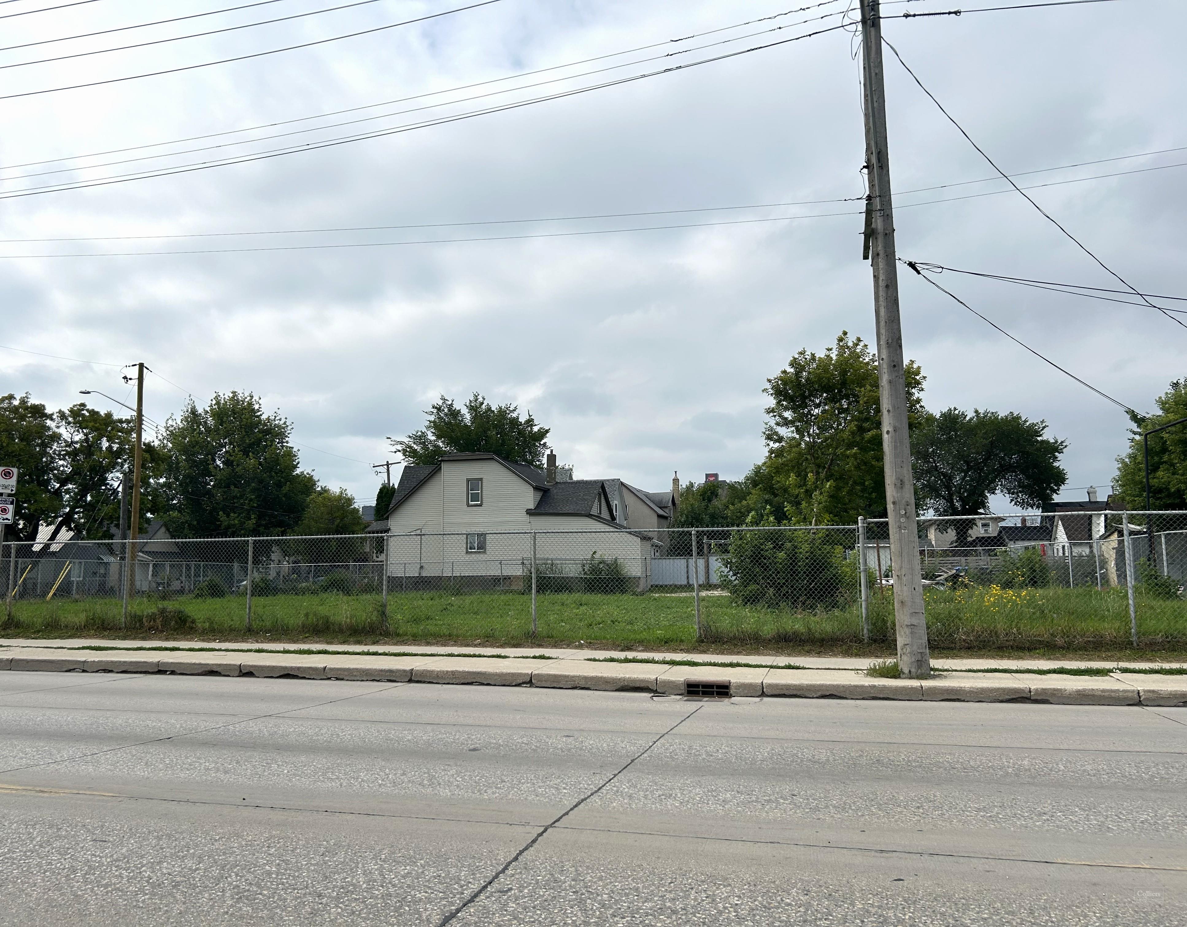 Land For Lease — 774 Logan Avenue Winnipeg, Manitoba R3E 1Z2 | Canada ...