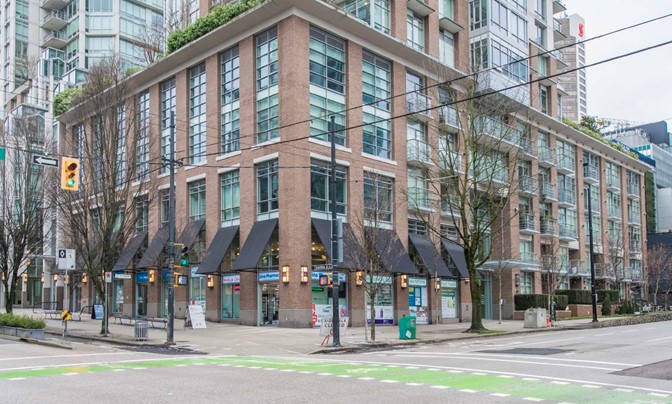 その他 STREET 06 2006 No.178 Office For Lease — 533 Smithe Street Vancouver, BC V6B 6H1