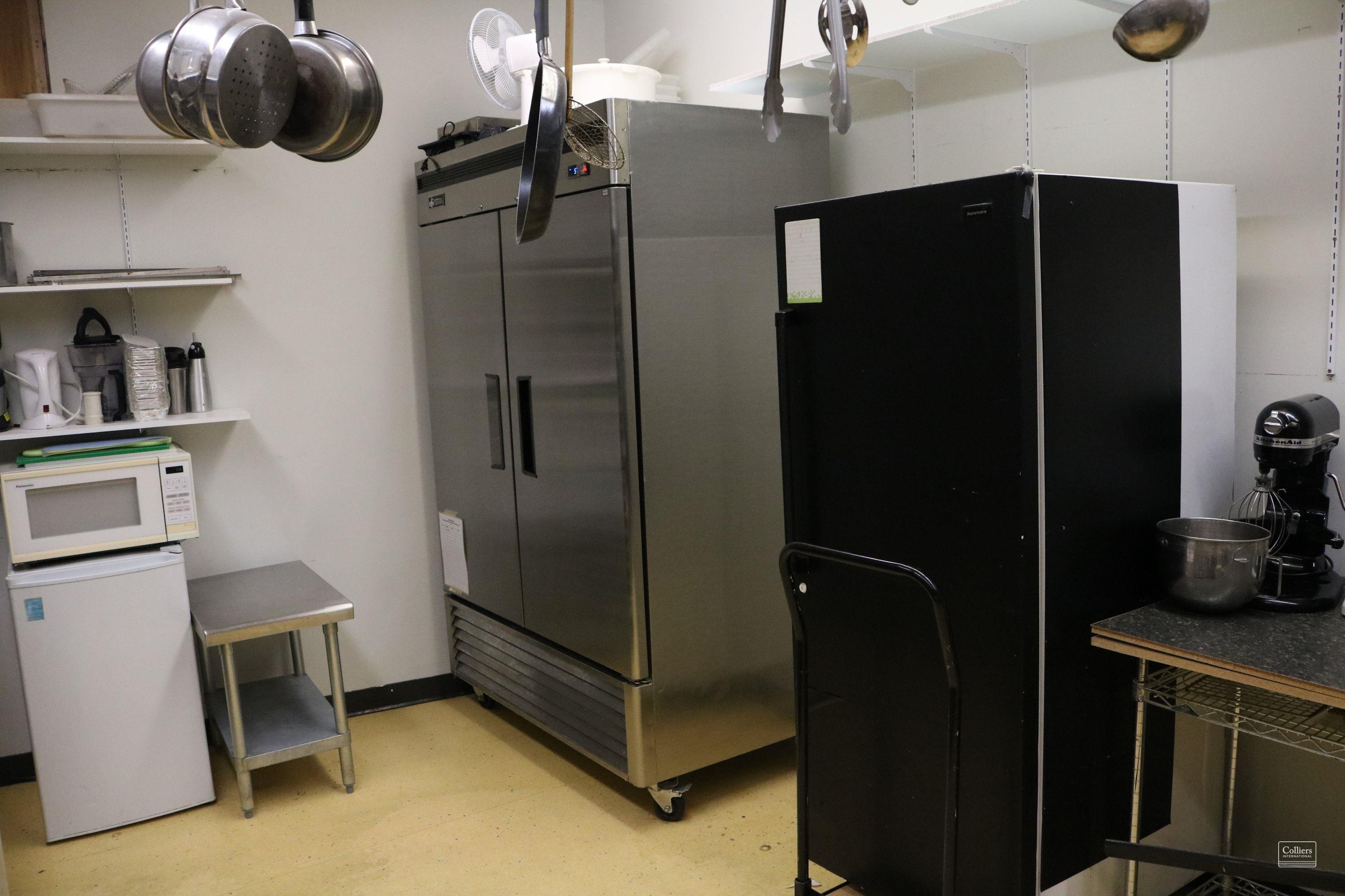 Retail For Lease 421 Cawston Avenue Kelowna British Columbia