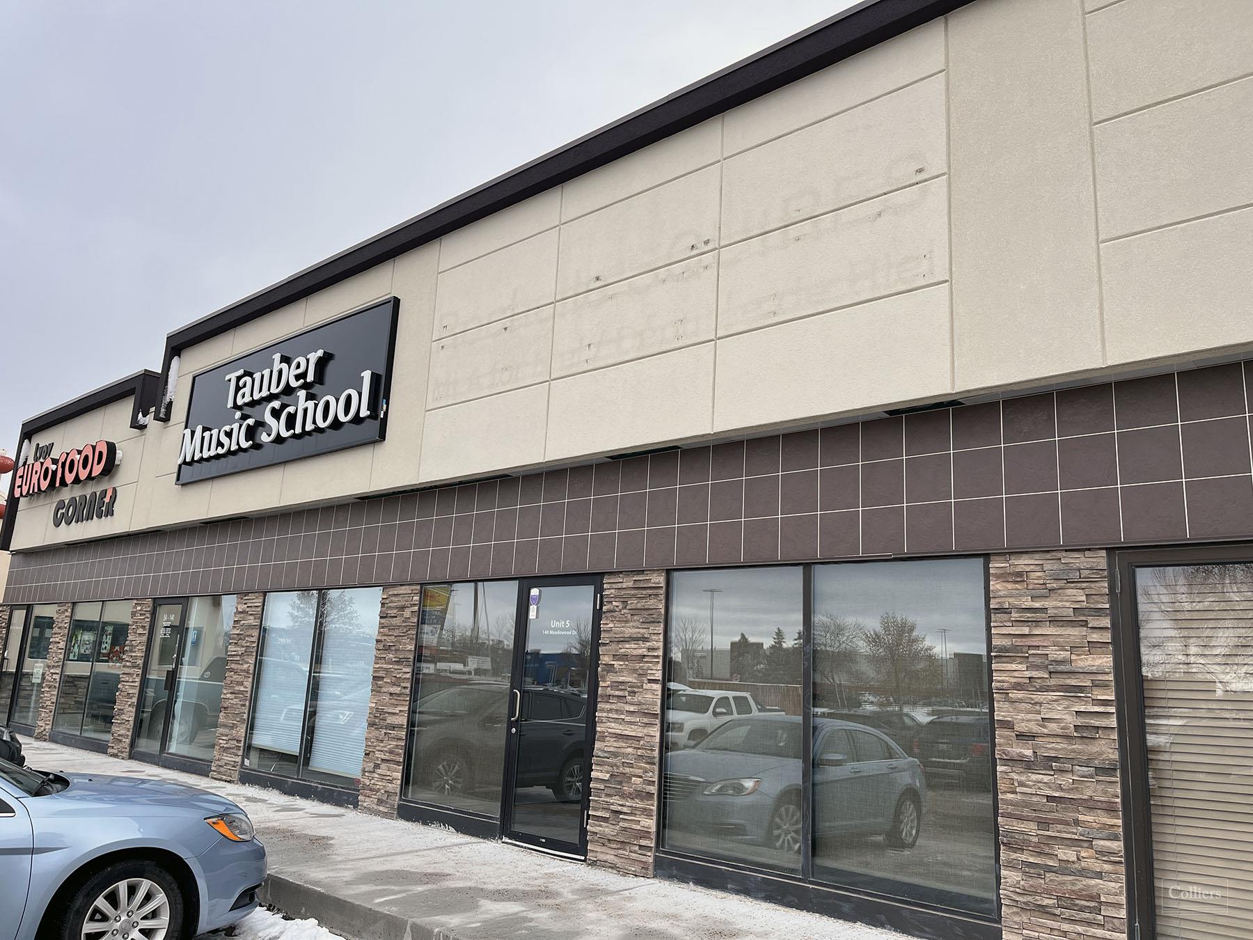 LEGACY SPORT MEDICINE - 160 Meadowood Drive, Winnipeg, Manitoba