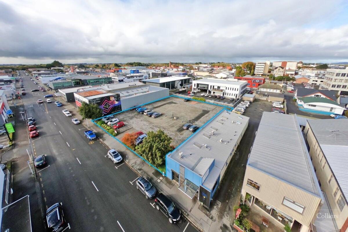 Four more retailers open in Invercargill Central development