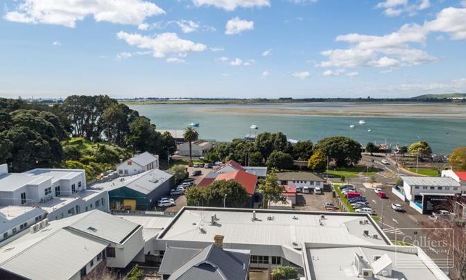 STRATEGIC CBD CORNER SITE - LONG LEASE OR DEVELOP