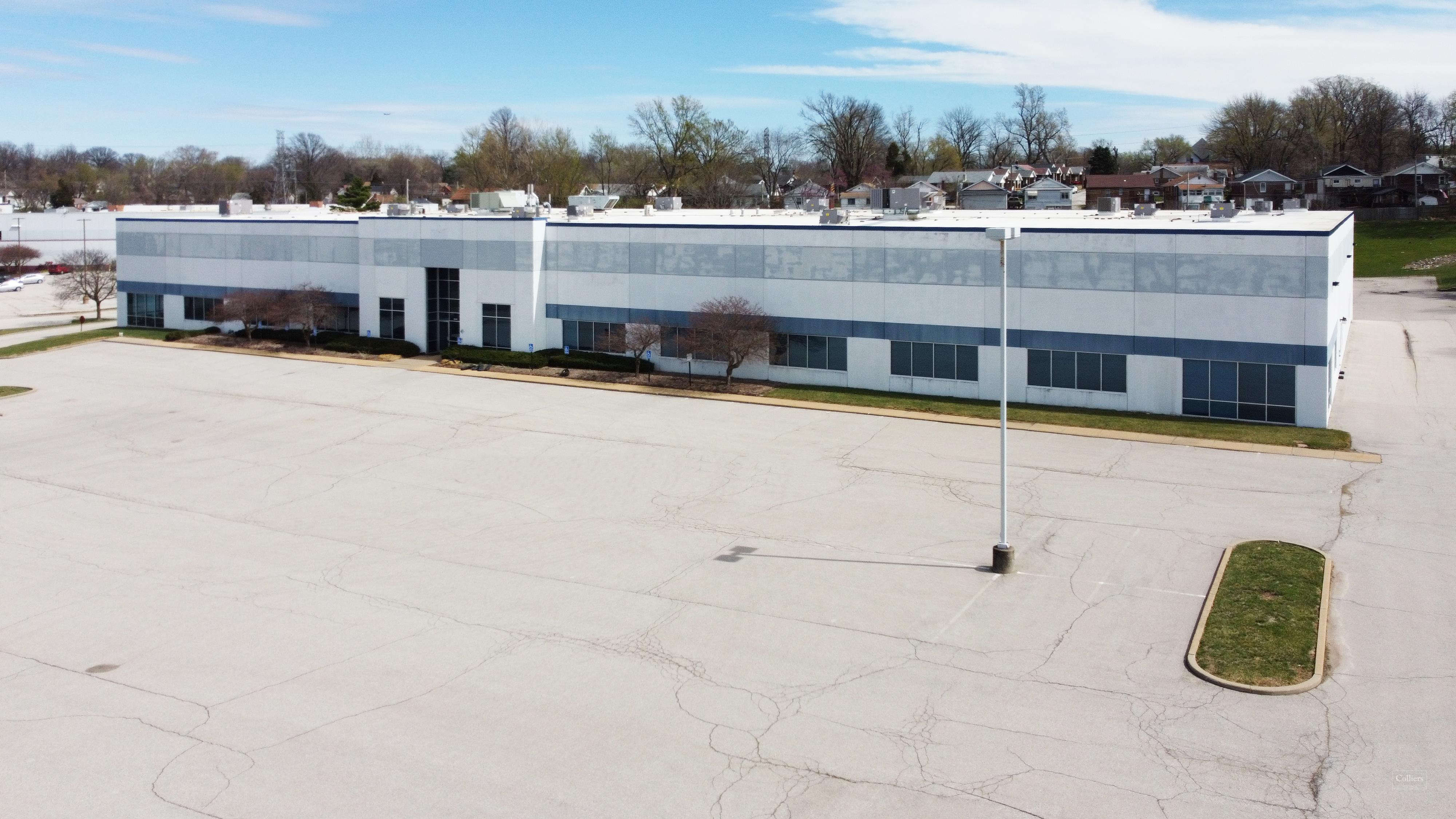 Industrial For Lease — 8248 Lackland Rd, St. Louis, MO 63114, USA ...