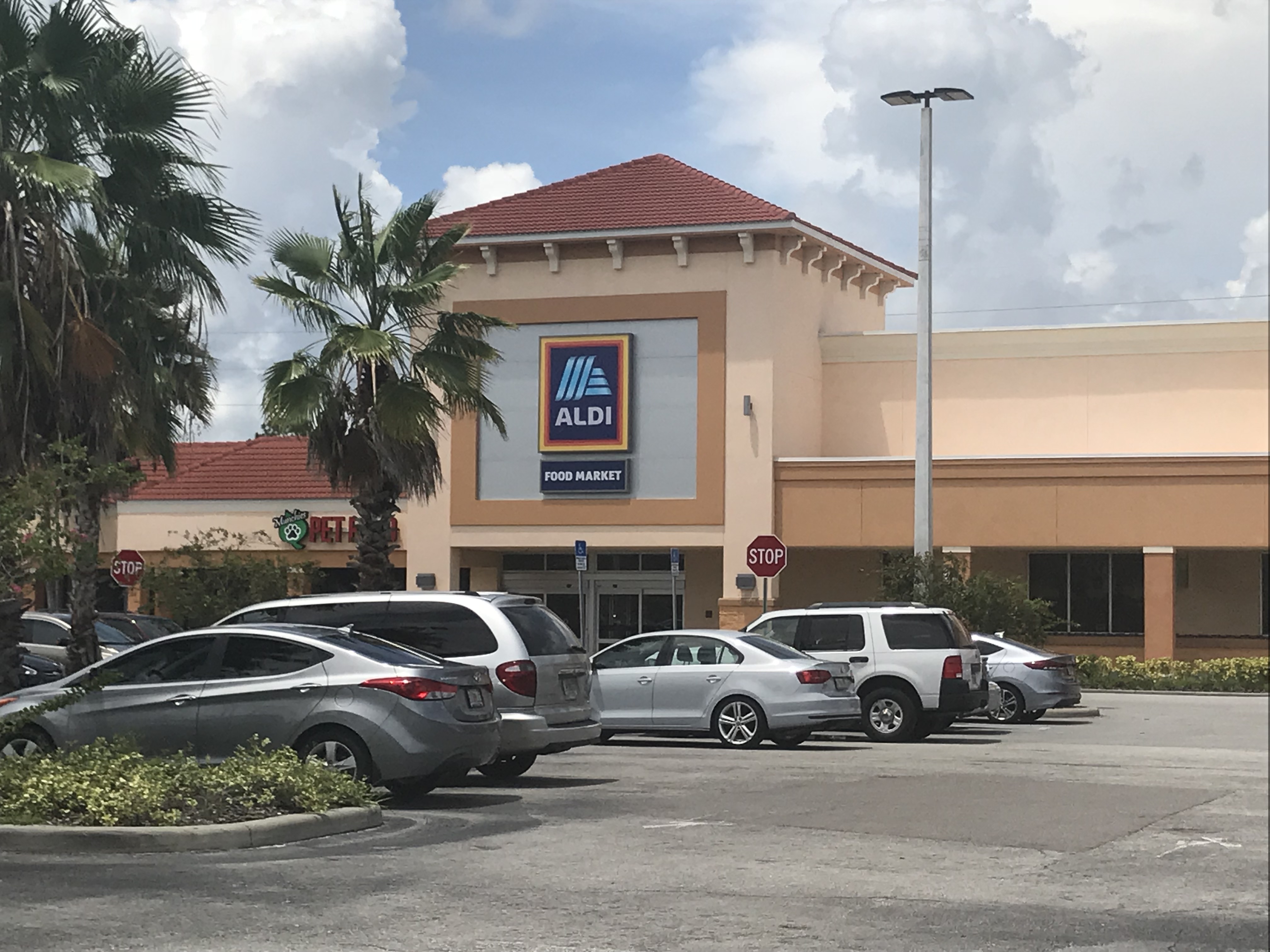 Retail For Lease Forest Lakes Plaza United States Colliers