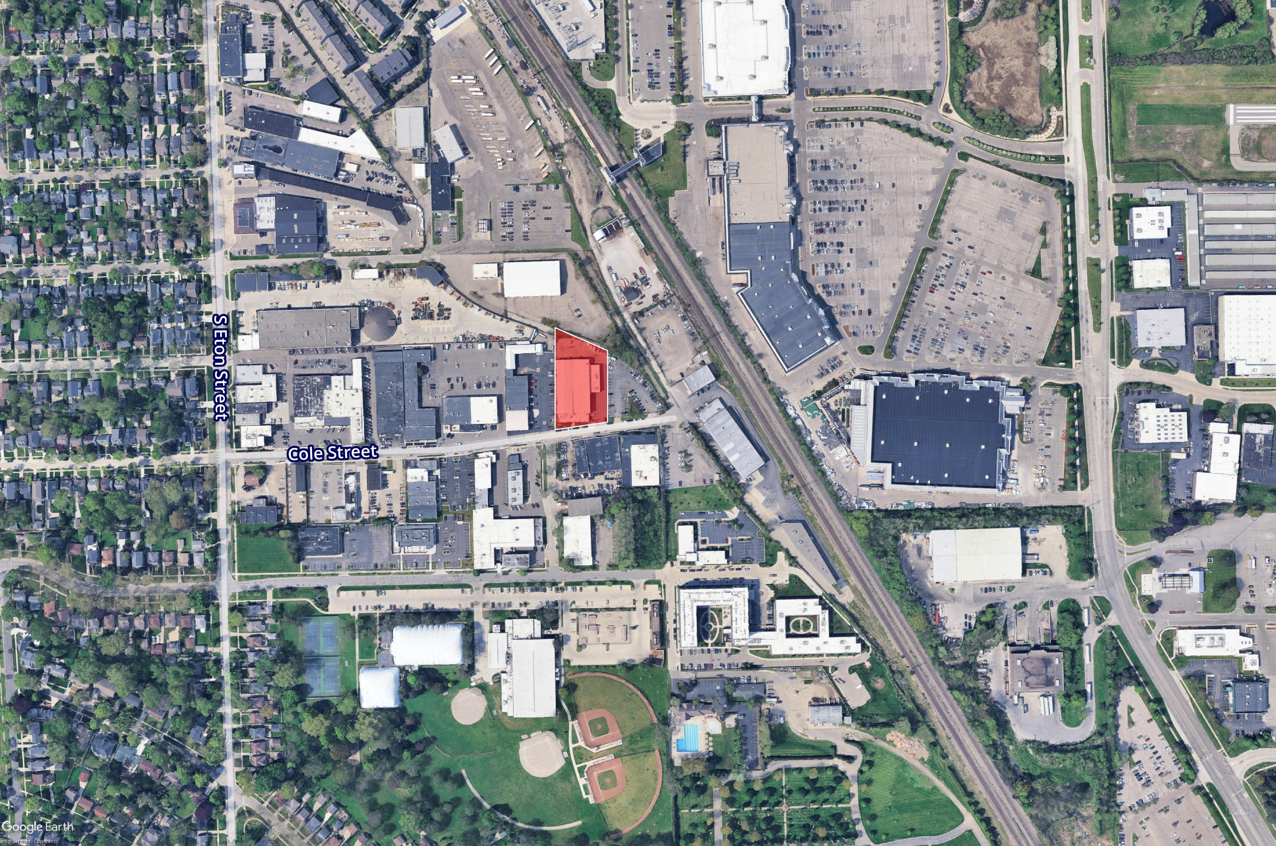 2333 Cole St, Birmingham, MI 48009