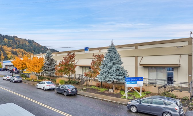 Industrial Warehouse For Lease at 3135 NW Industrial St in Portland
