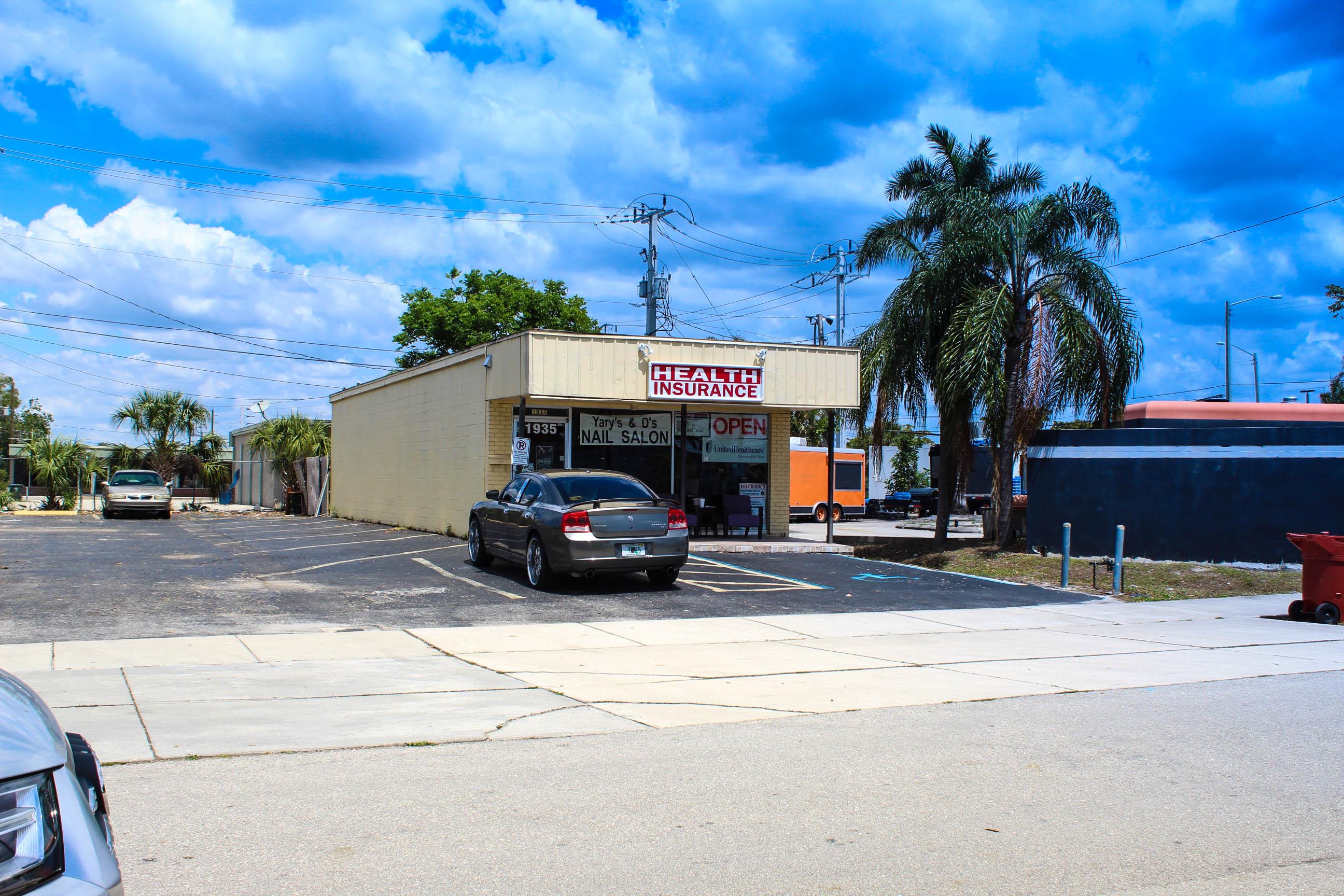 Multifamily Sold — 1920 Suwanee Avenue 1925-35 Oakley Avenue Fort Myers, FL  33901 | United States | Colliers