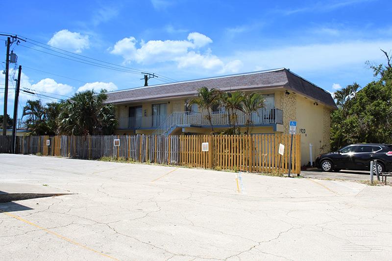 Multifamily Sold — 1920 Suwanee Avenue 1925-35 Oakley Avenue Fort Myers, FL  33901 | United States | Colliers