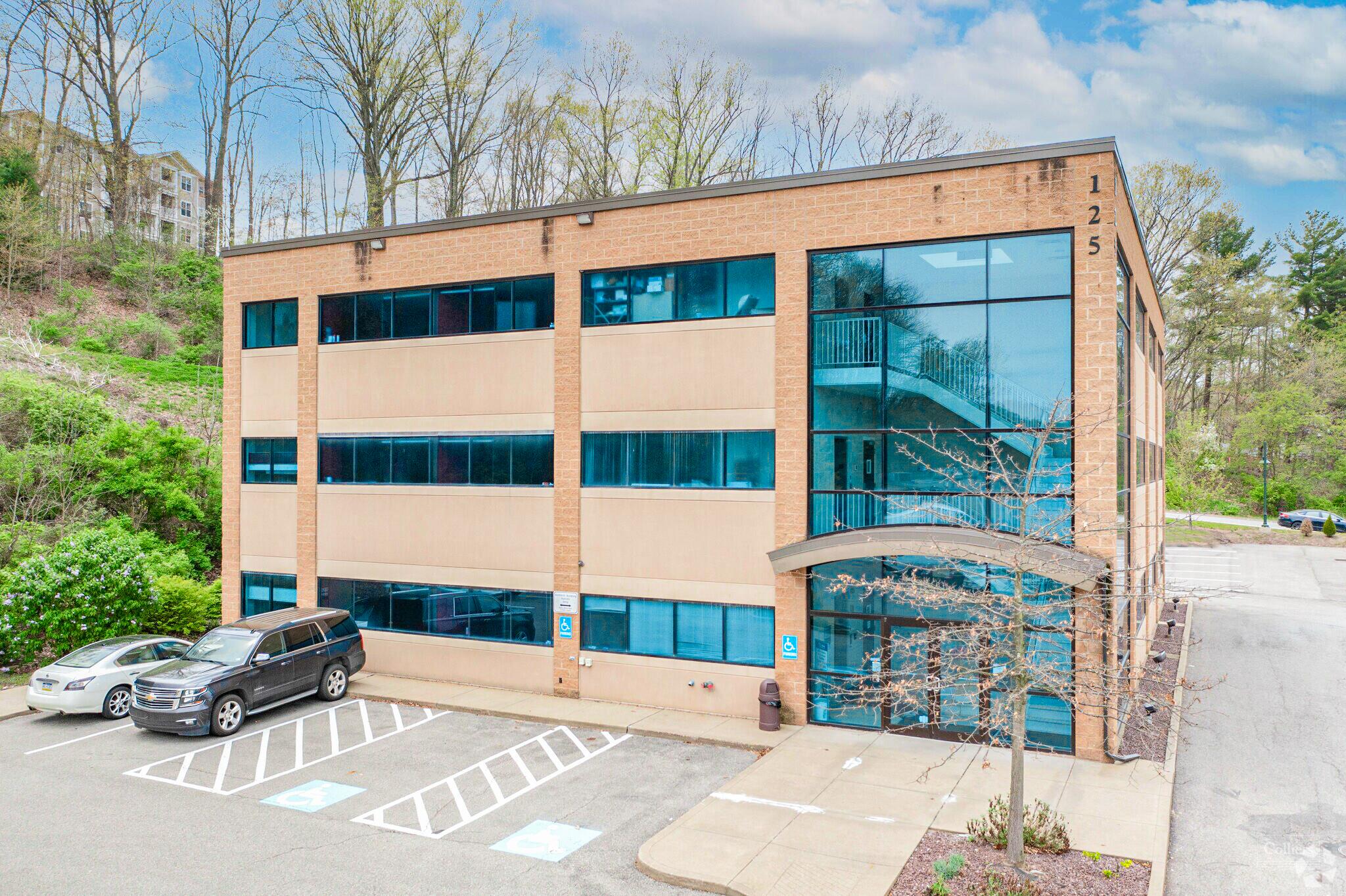 125 Warrendale Bayne Rd, Warrendale, PA 15186