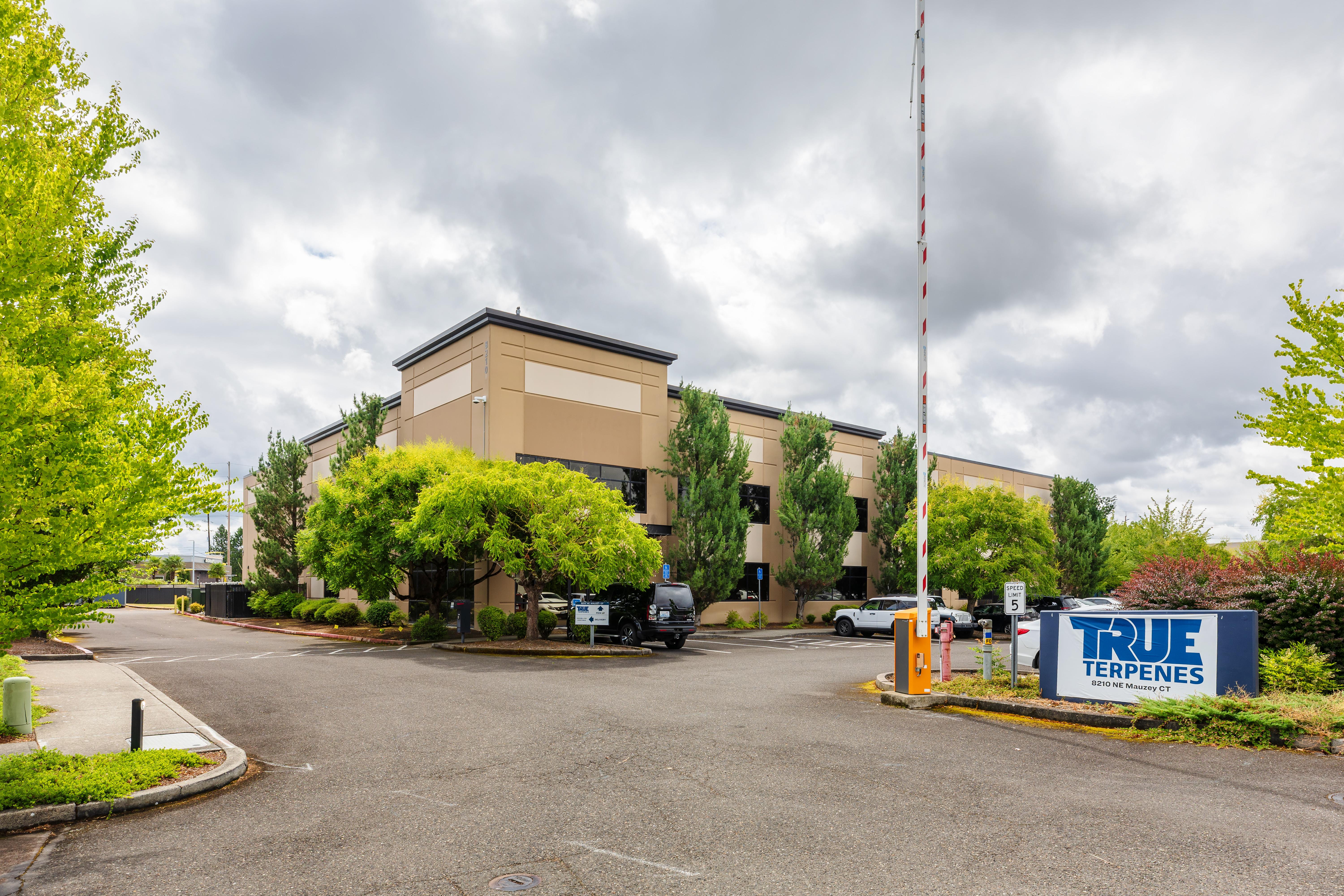 8210 NE Mauzey Ct, Hillsboro, OR 97124