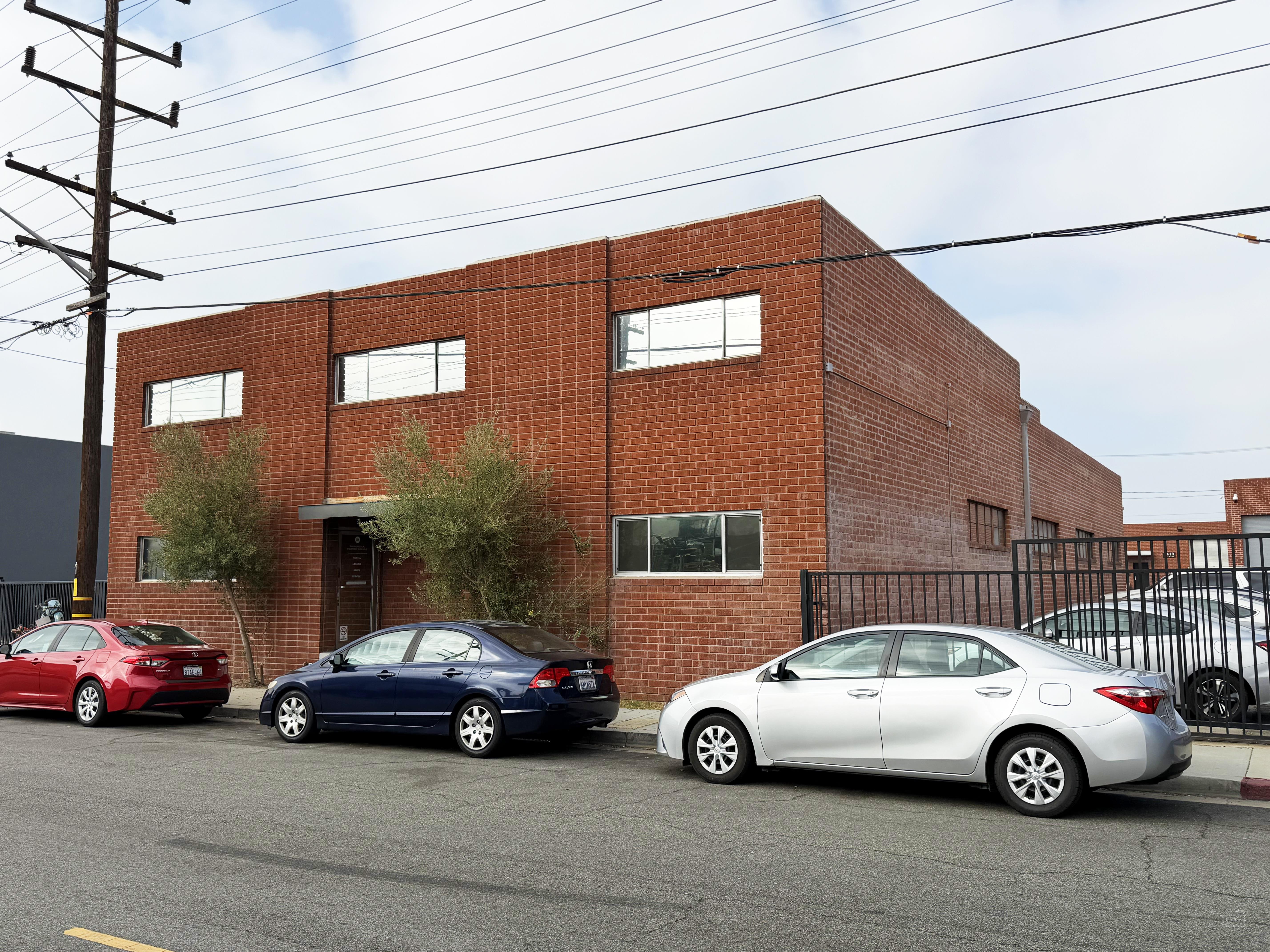 Industrial For Lease — 2521 N Ontario St, Burbank, CA 91504, USA ...