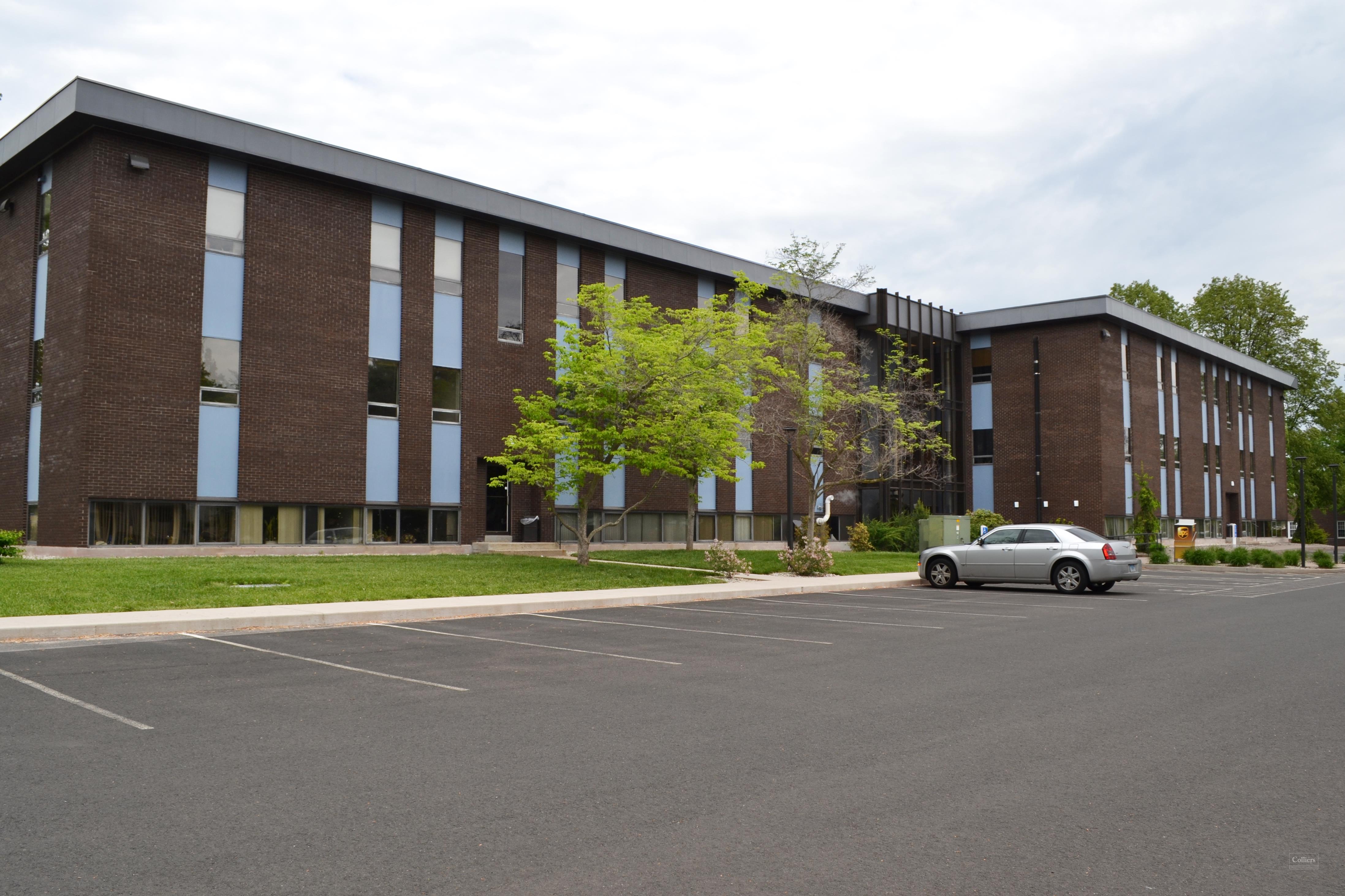 34 Jerome Ave, Bloomfield, CT 06002