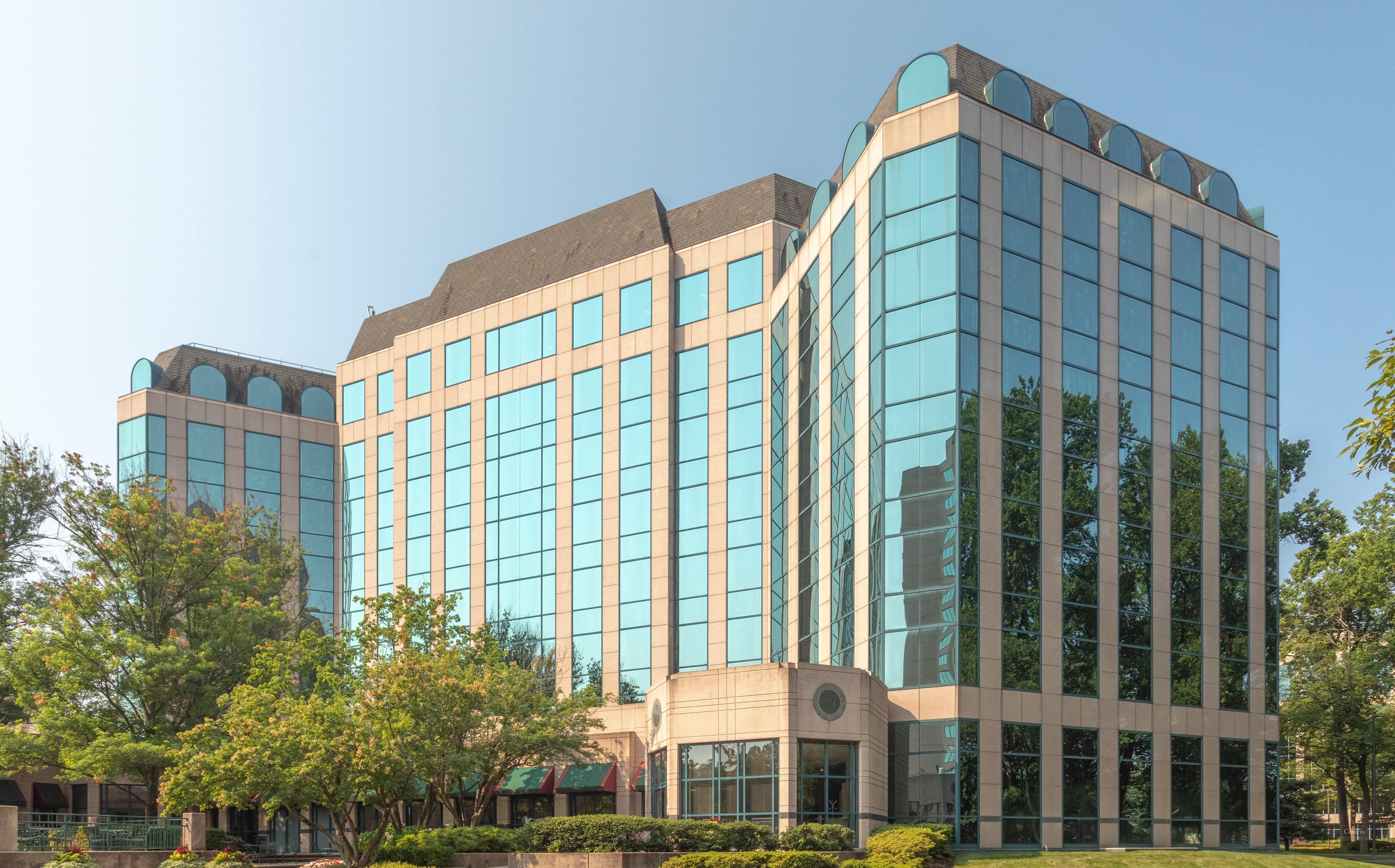 Office For sale — 3141 Fairview Park Dr, Falls Church, VA 22042, USA ...