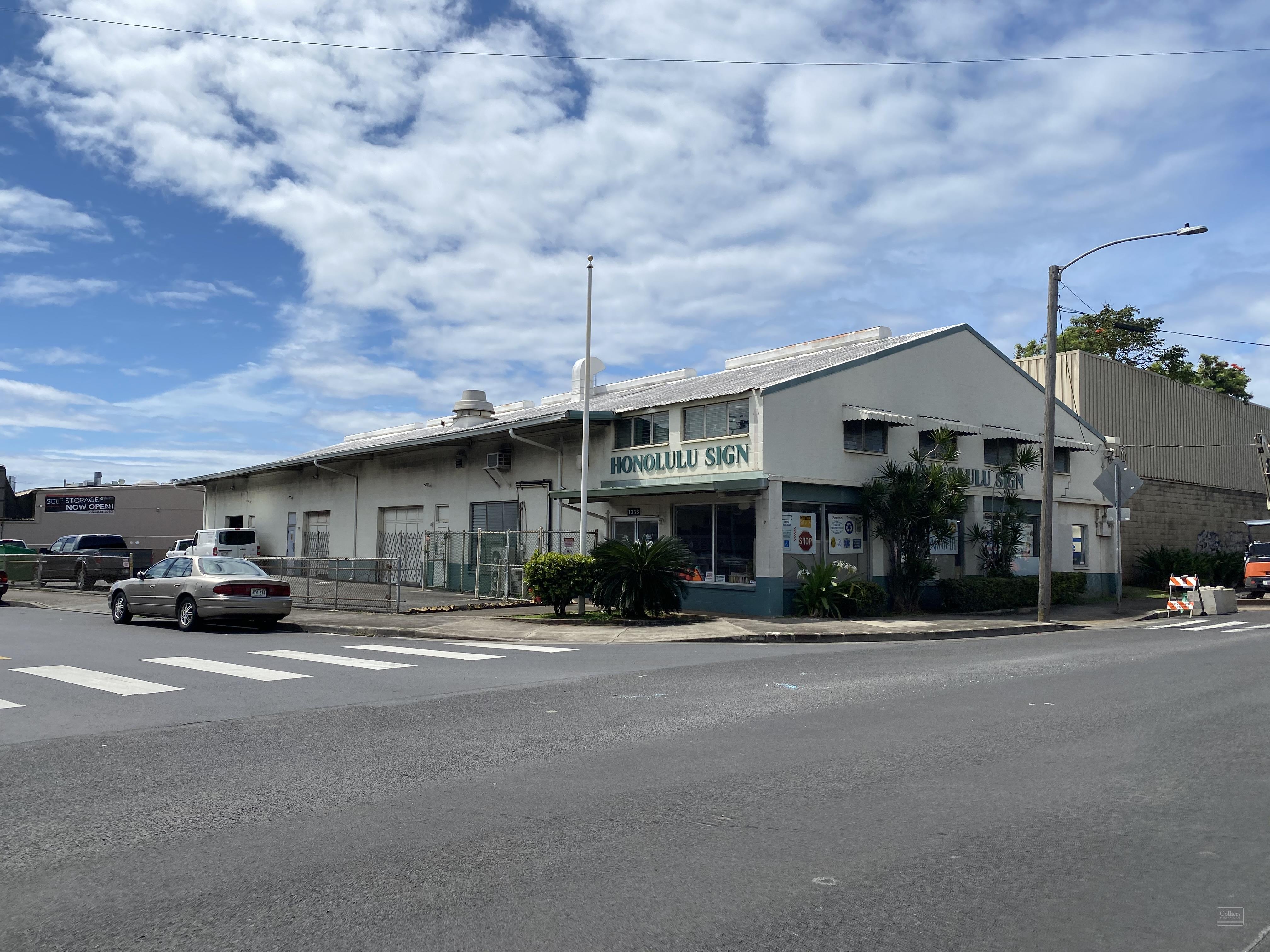 1353 Moonui St, Honolulu, HI 96817