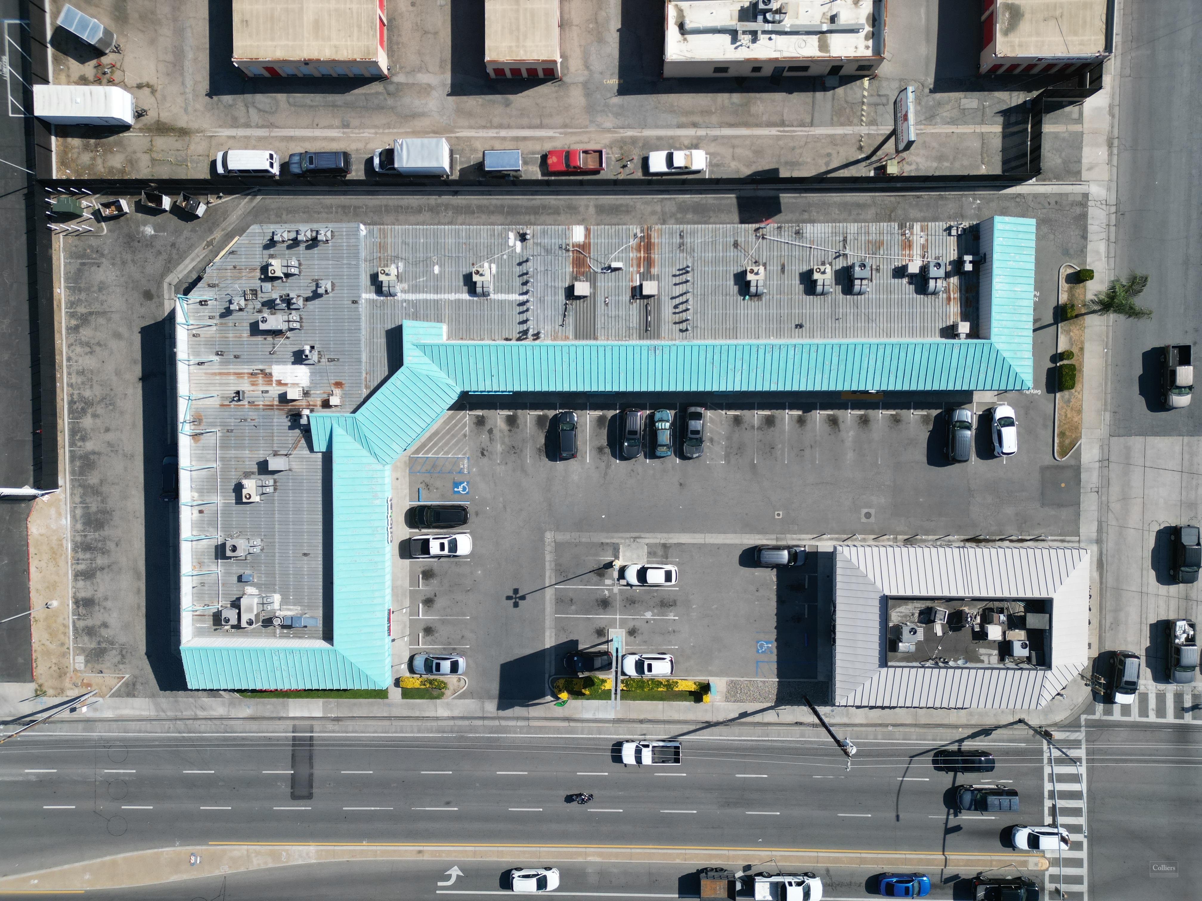 Retail For Lease — 2401 White Ln, Bakersfield, CA 93304, USA
