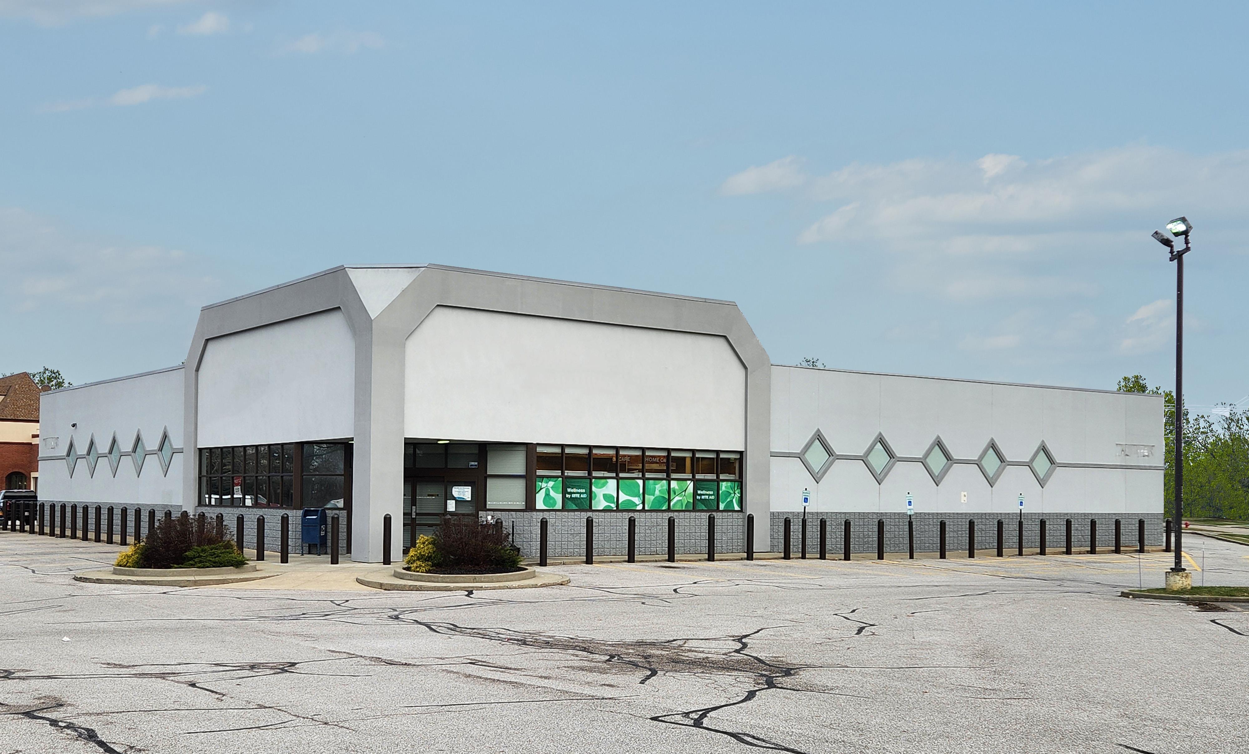 Retail For Sale and Lease 30500 Lakeshore Blvd Willowick OH