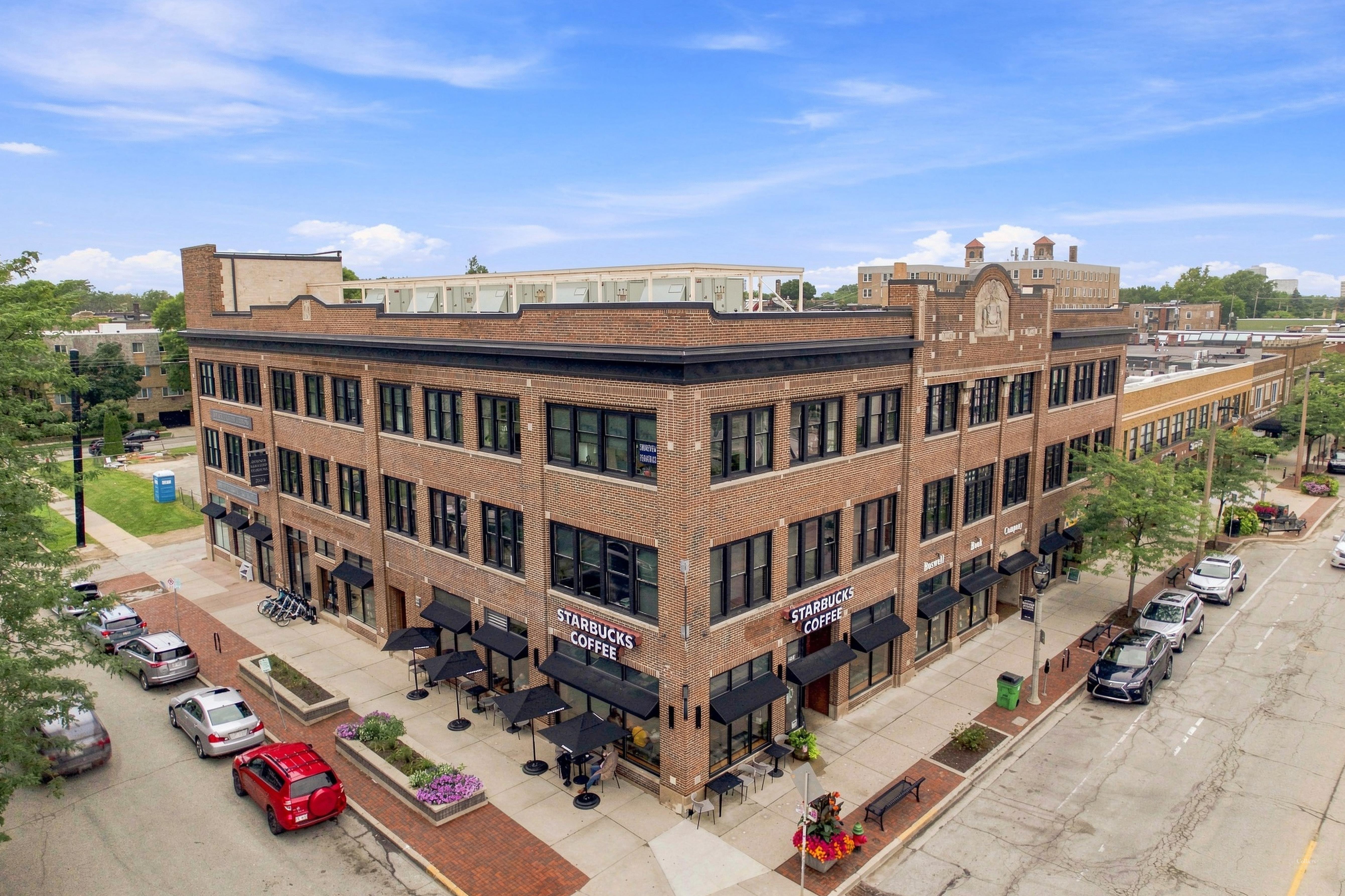 2524 E Webster Pl, Milwaukee, WI 53211